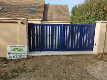 Notre zone d'activité pour ce service Changer une fenêtre battante standard par une fenêtre mixte bois-alu avec triple vitrage et isolation phonique renforcée à